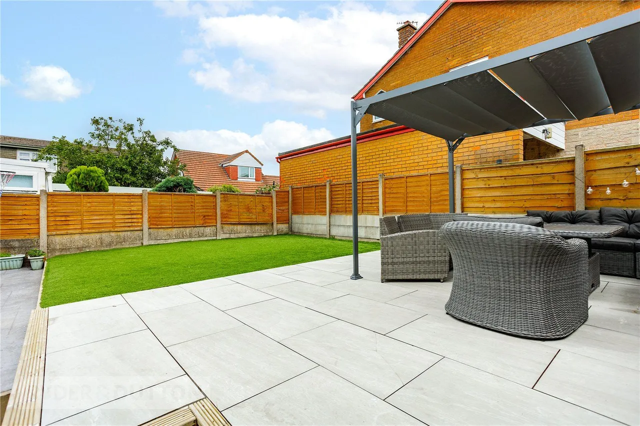 Chichester Crescent, Chadderton, OL9, photo 19