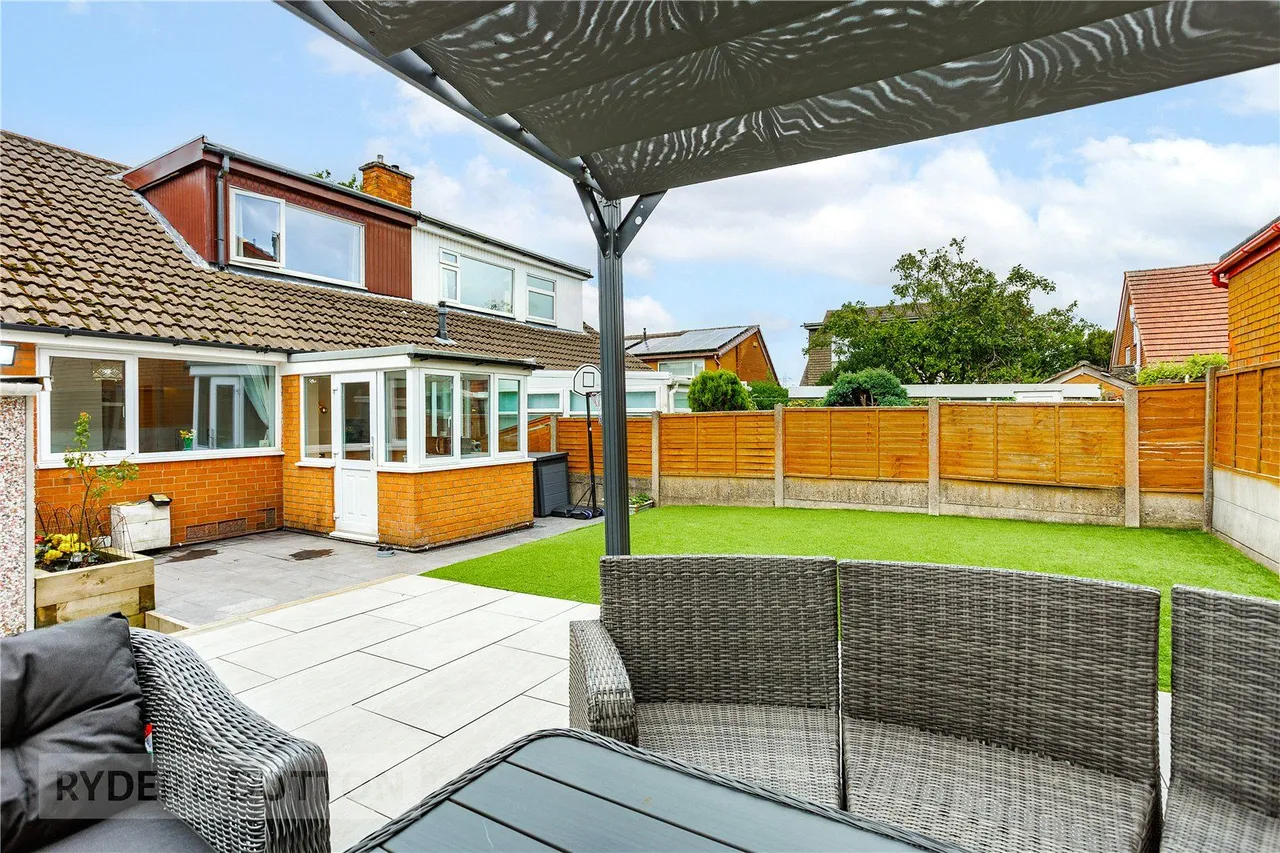 Chichester Crescent, Chadderton, OL9, photo 20