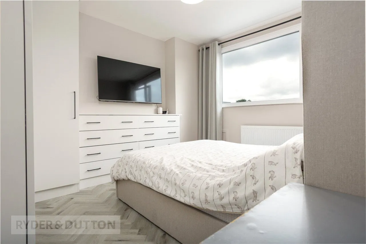 Chichester Crescent, Chadderton, OL9, photo 12