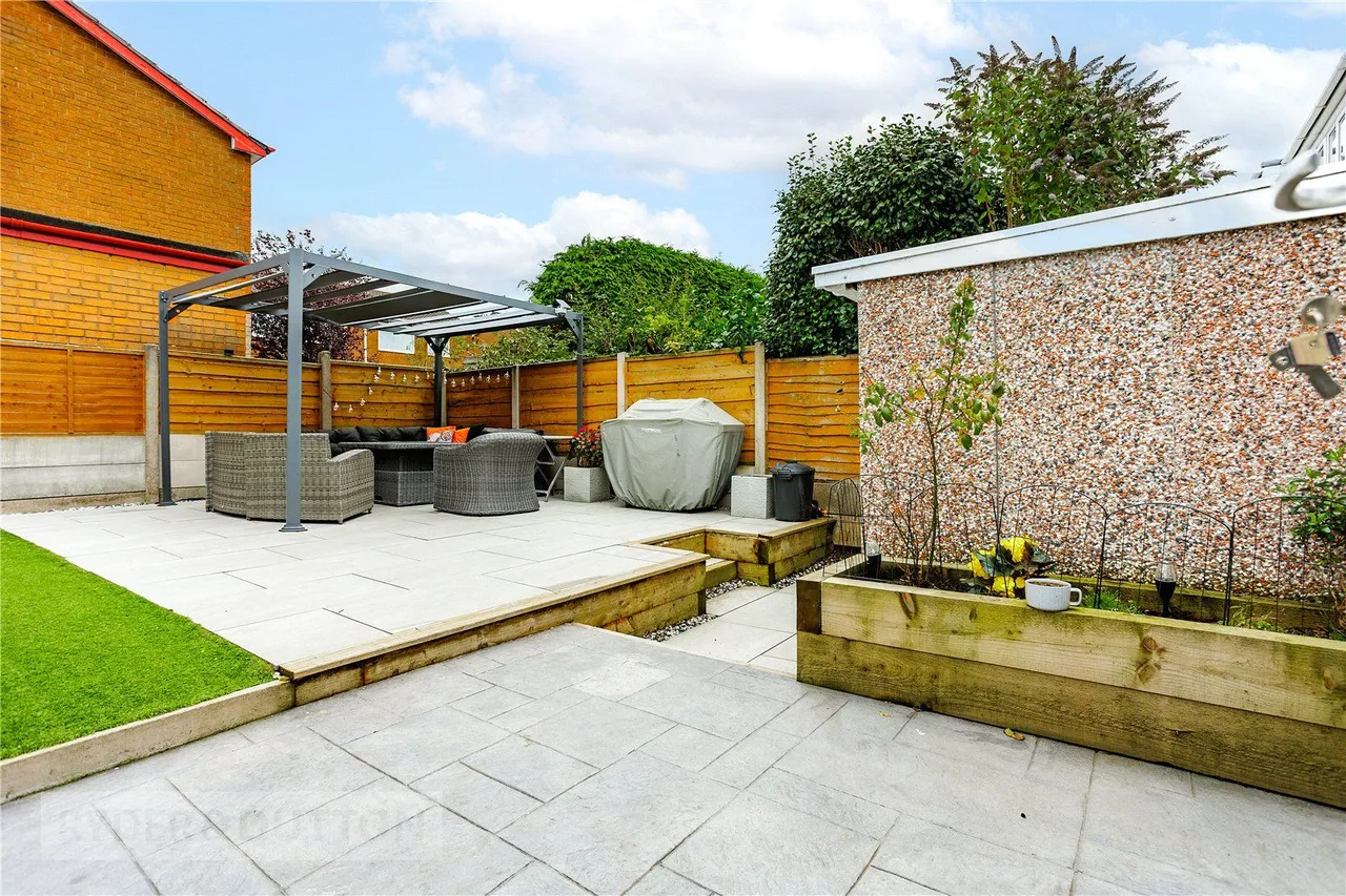 Chichester Crescent, Chadderton, OL9, photo 18