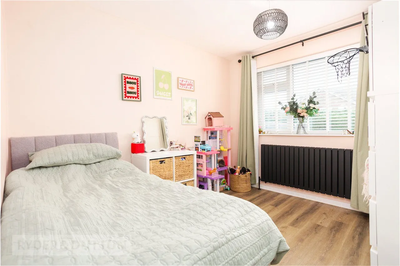 Chichester Crescent, Chadderton, OL9, photo 16