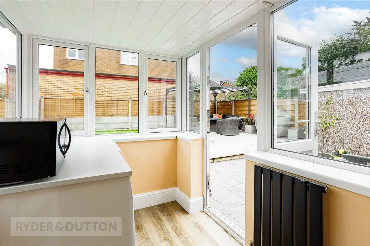 Chichester Crescent, Chadderton, OL9, photo 7