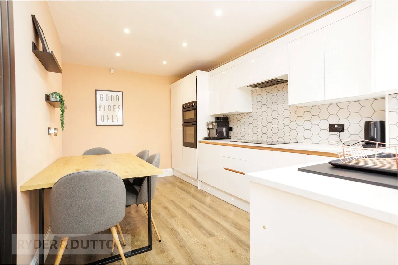 Chichester Crescent, Chadderton, OL9, photo 5