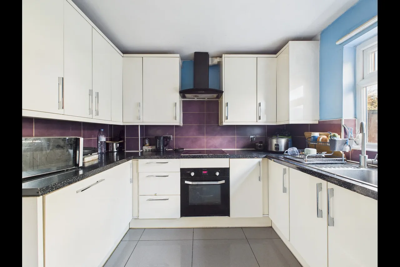 Abbey Close, Hayes, UB3, photo 4