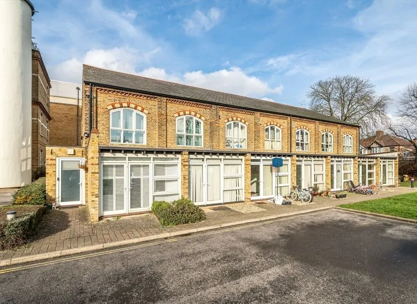 1 bed flat for sale — Borough Road, Isleworth, TW7