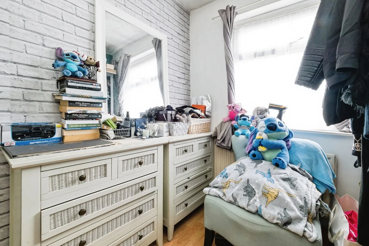 Harlow Road, RAINHAM, Essex, RM13, photo 9