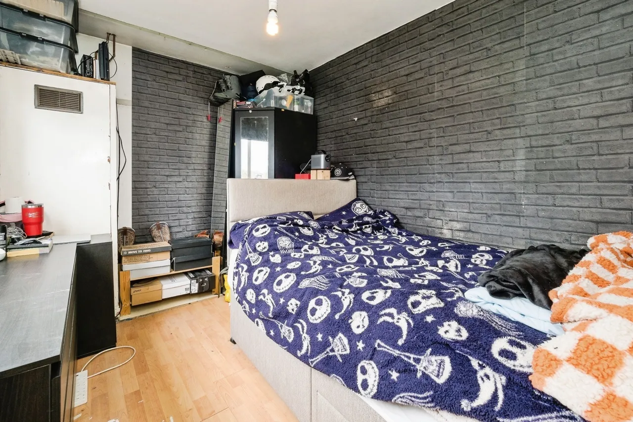 Harlow Road, RAINHAM, Essex, RM13, photo 4
