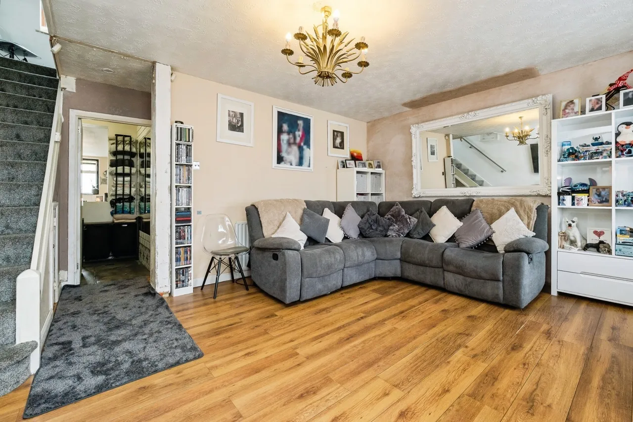 Harlow Road, RAINHAM, Essex, RM13, photo 17