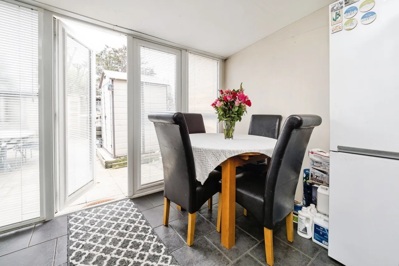 Harlow Road, RAINHAM, Essex, RM13, photo 15