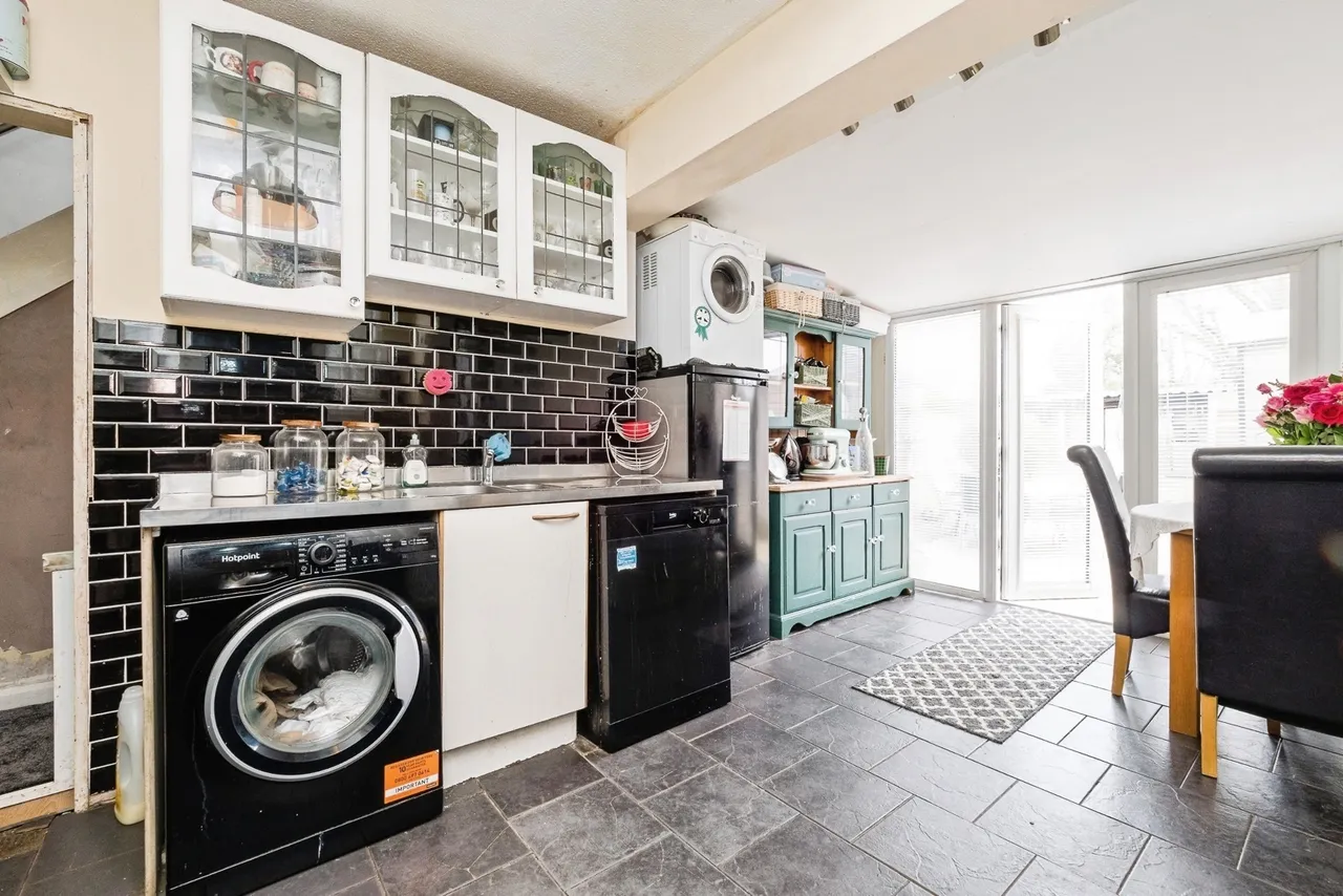 Harlow Road, RAINHAM, Essex, RM13, photo 12