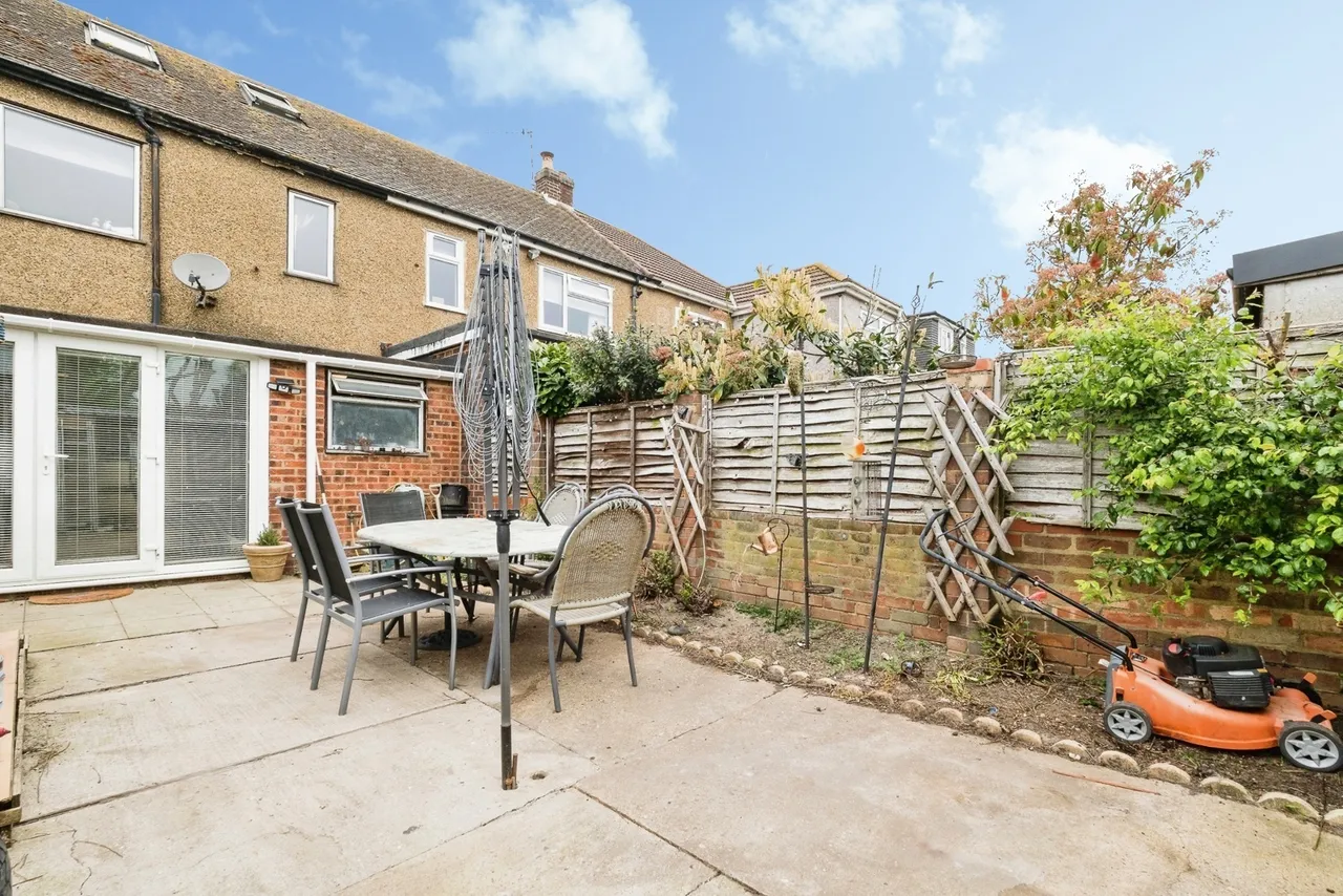 Harlow Road, RAINHAM, Essex, RM13, photo 26