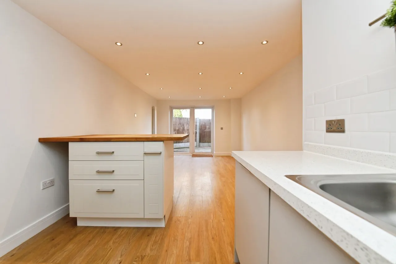 Roberts Road, Basildon, Essex, SS15, photo 6