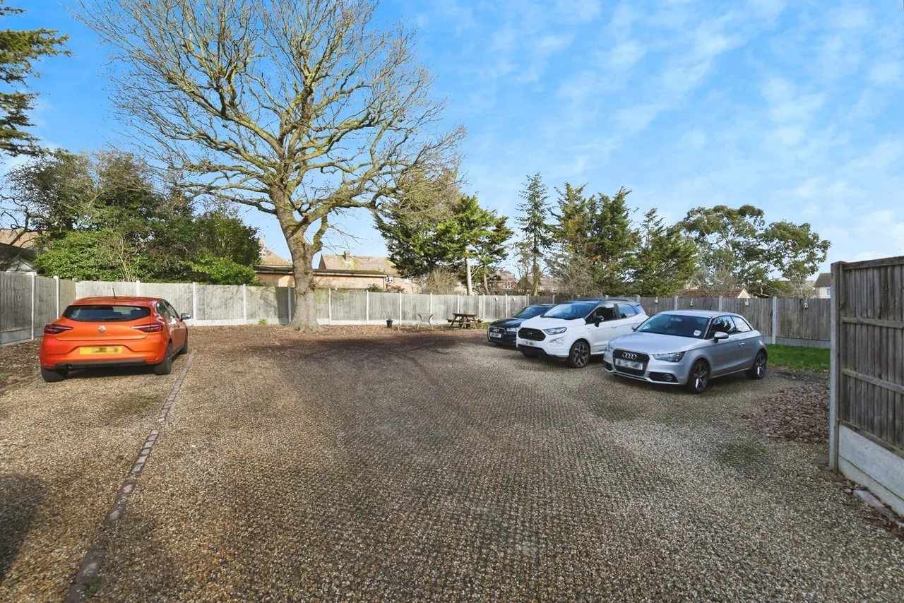 Roberts Road, Basildon, Essex, SS15, photo 16