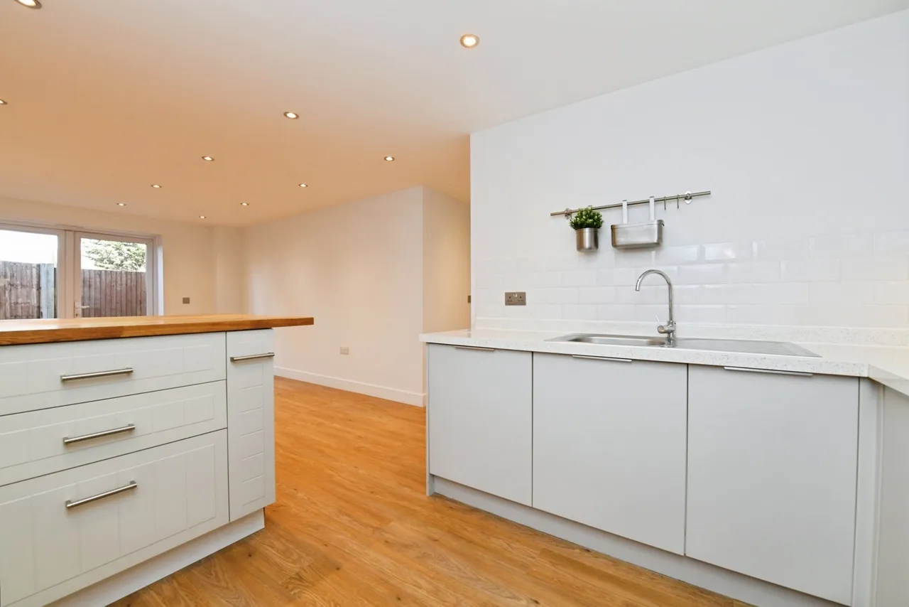 Roberts Road, Basildon, Essex, SS15, photo 7