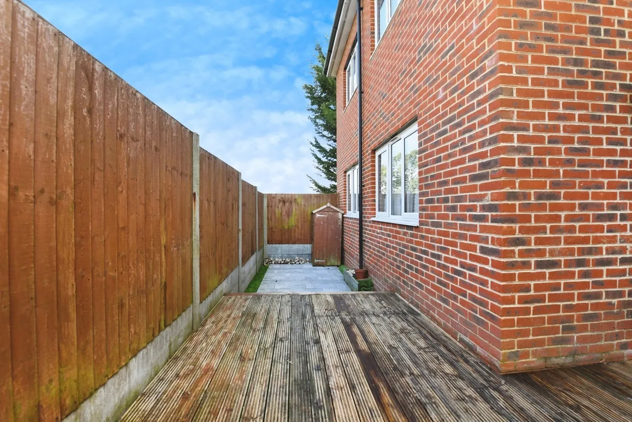 Roberts Road, Basildon, Essex, SS15, photo 14