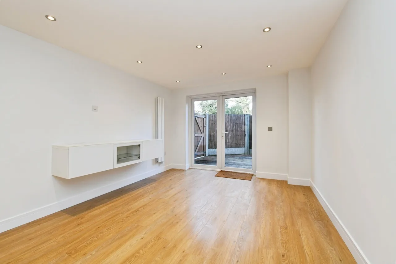 Roberts Road, Basildon, Essex, SS15, photo 5
