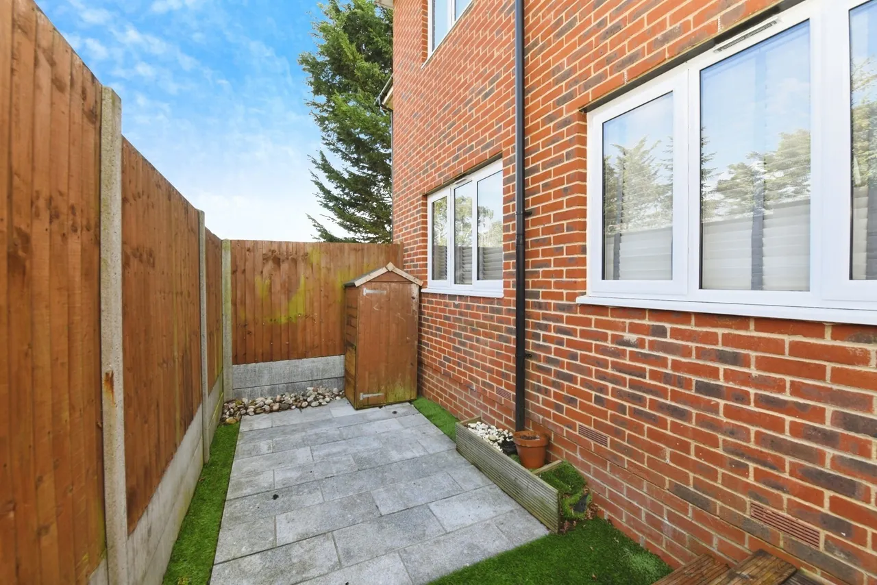 Roberts Road, Basildon, Essex, SS15, photo 15