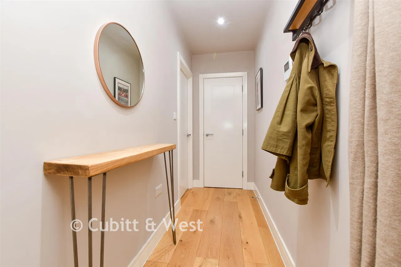 North Street, Leatherhead, KT22, photo 6