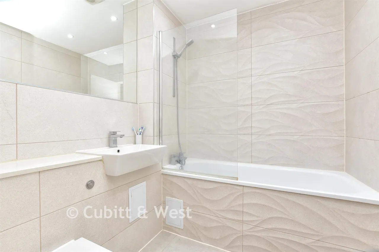 North Street, Leatherhead, KT22, photo 8