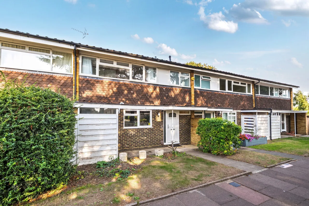 3 bed house for sale, Hever Gardens, Bickley, BR1