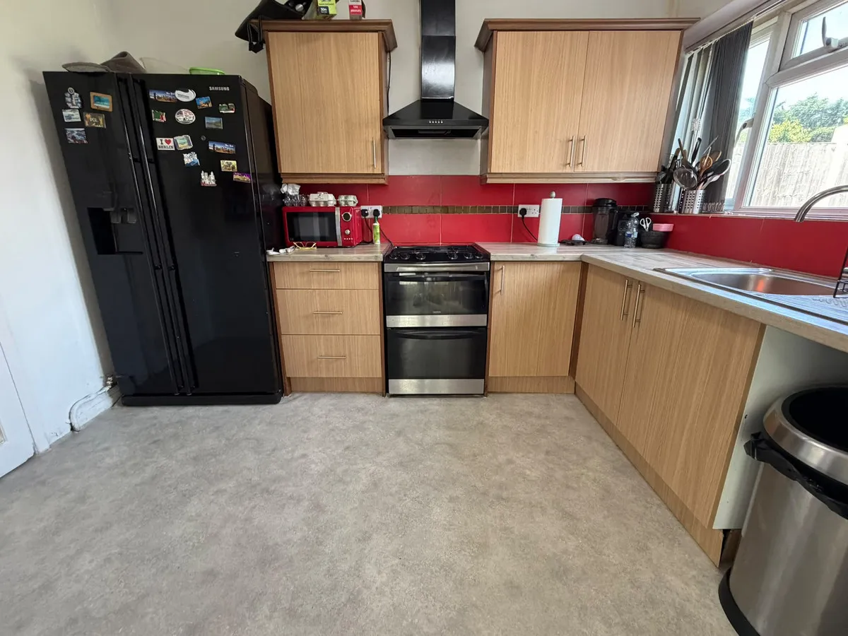 Uxbridge, UB10, photo 15