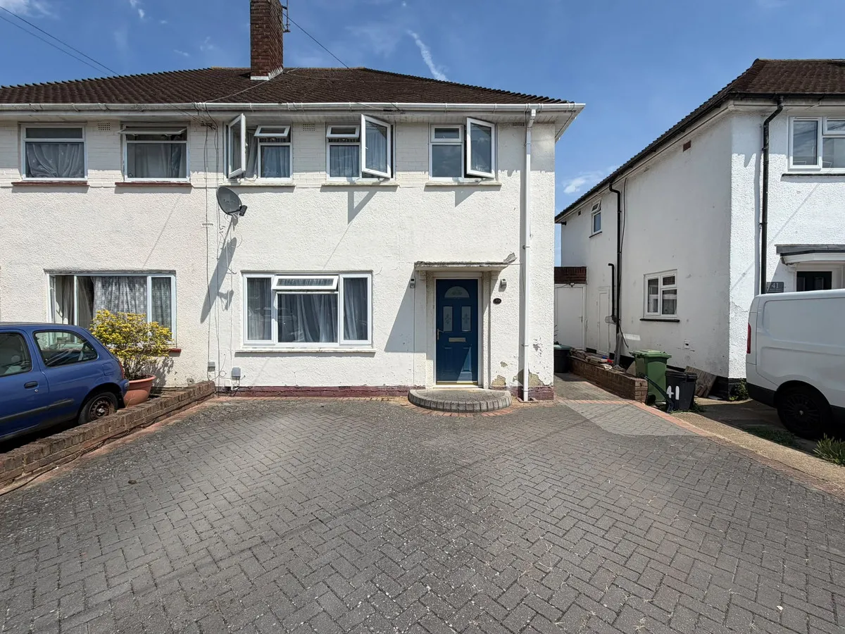 3 bed house for sale, Uxbridge, UB10