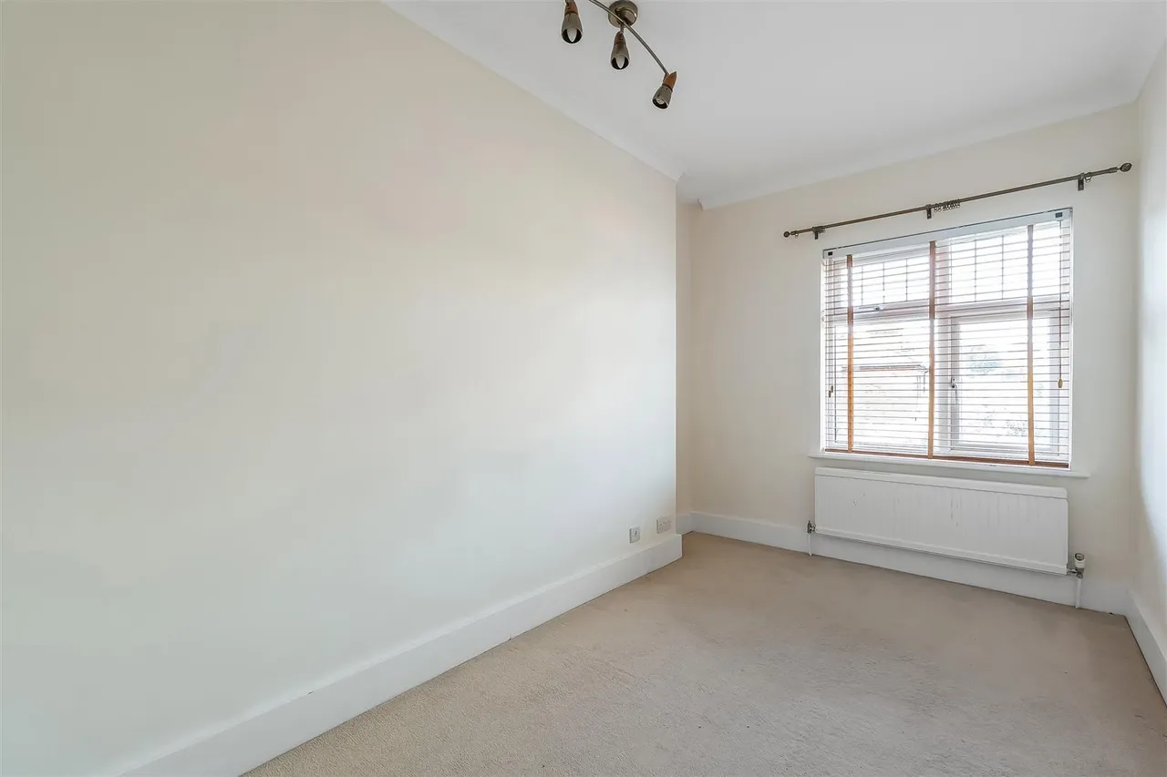 Reigate Road, Leatherhead, KT22, photo 11