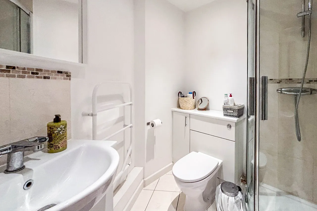 25 Nankeville Court, Guildford Road, Woking, photo 8