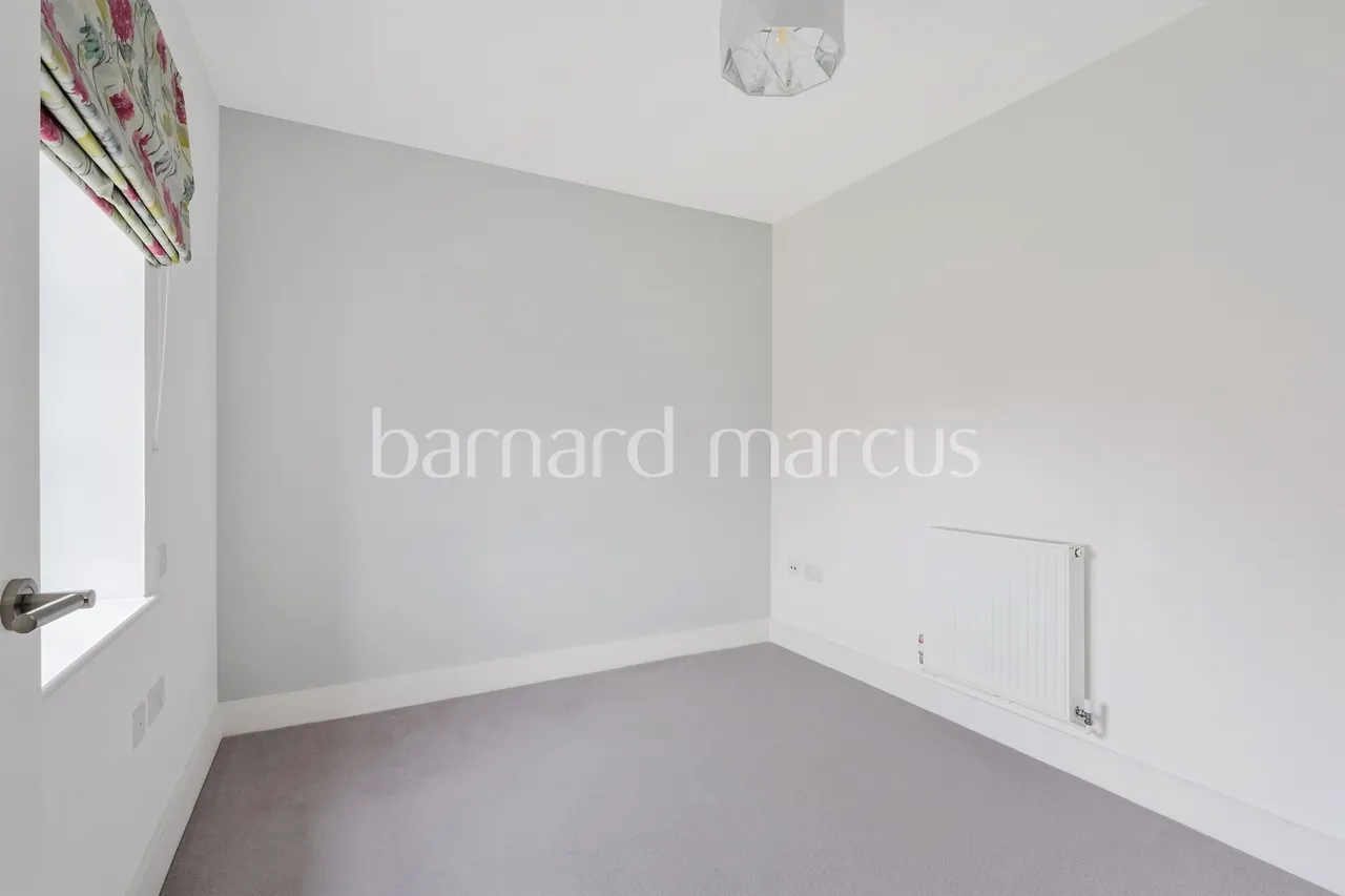 Isabella Walk, Tadworth, photo 8