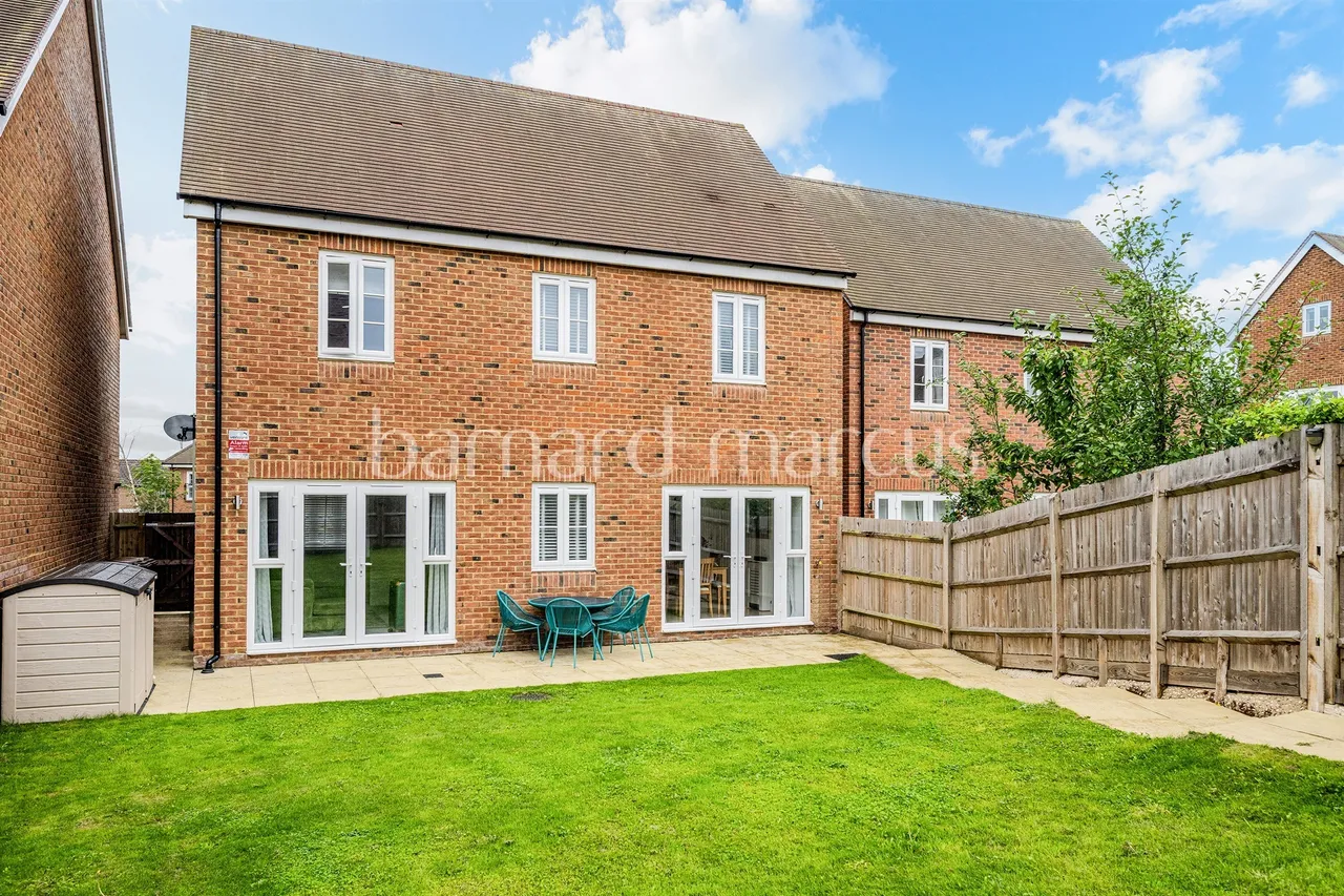 Isabella Walk, Tadworth, photo 11