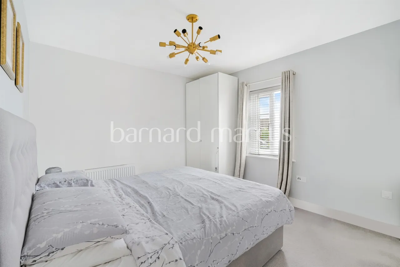 Isabella Walk, Tadworth, photo 6