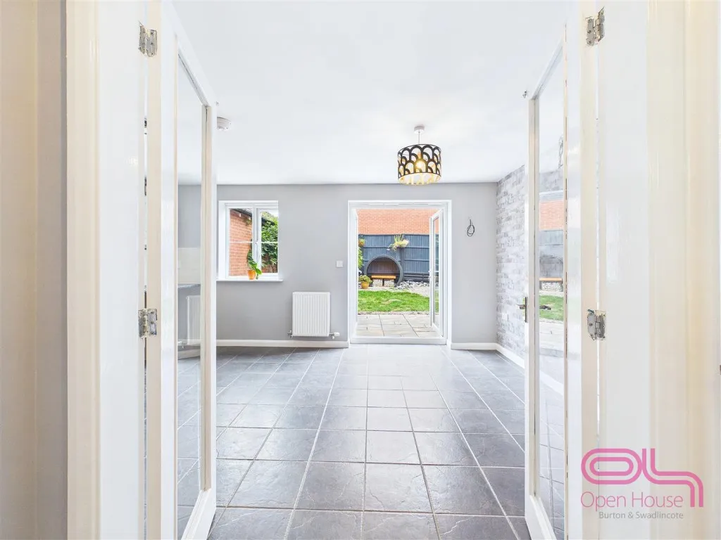 Moray Close, Swadlincote, DE11, photo 11
