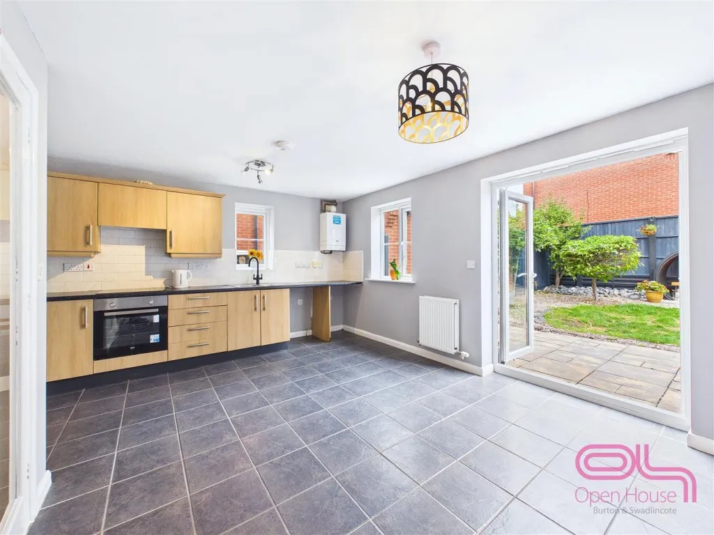 Moray Close, Swadlincote, DE11, photo 8