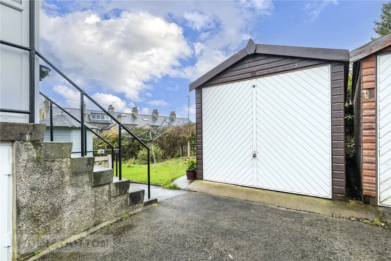 The Drive, Hipperholme, HX3, photo 18