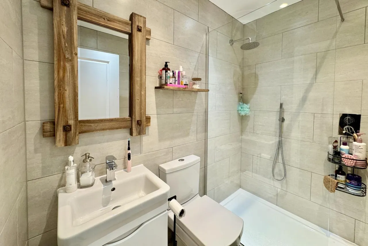 Roslin Road, BH3, photo 13