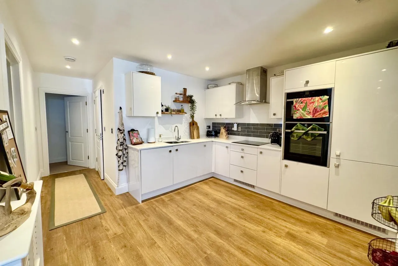 Roslin Road, BH3, photo 4