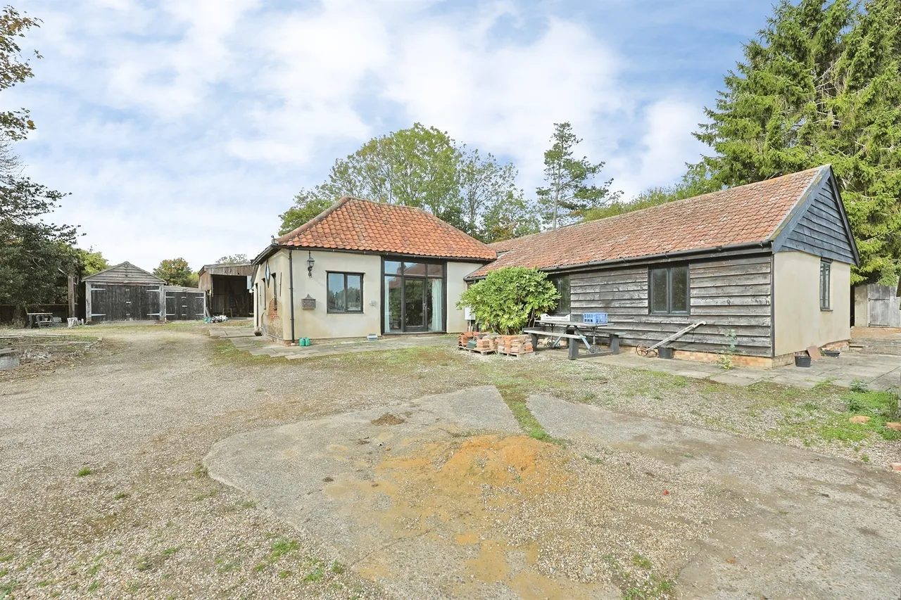 Church Lane, East Tuddenham, NR20, photo 3
