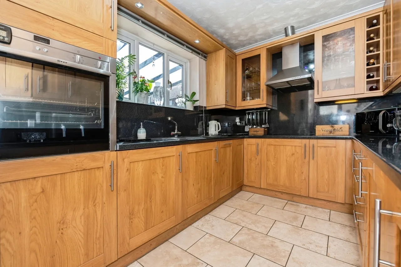 Araglen Avenue, South Ockendon, Essex, RM15, photo 2