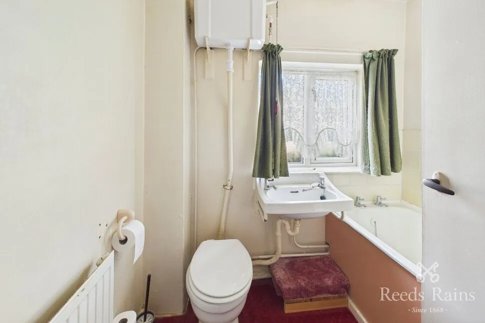 Lowedges Crescent, Sheffield, S8, photo 7