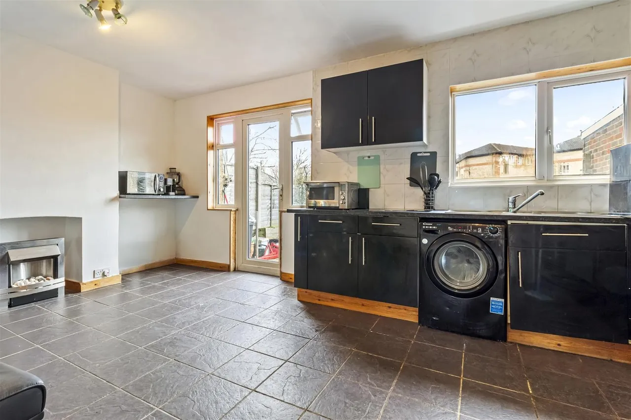 North Farm Road, Lancing, photo 8