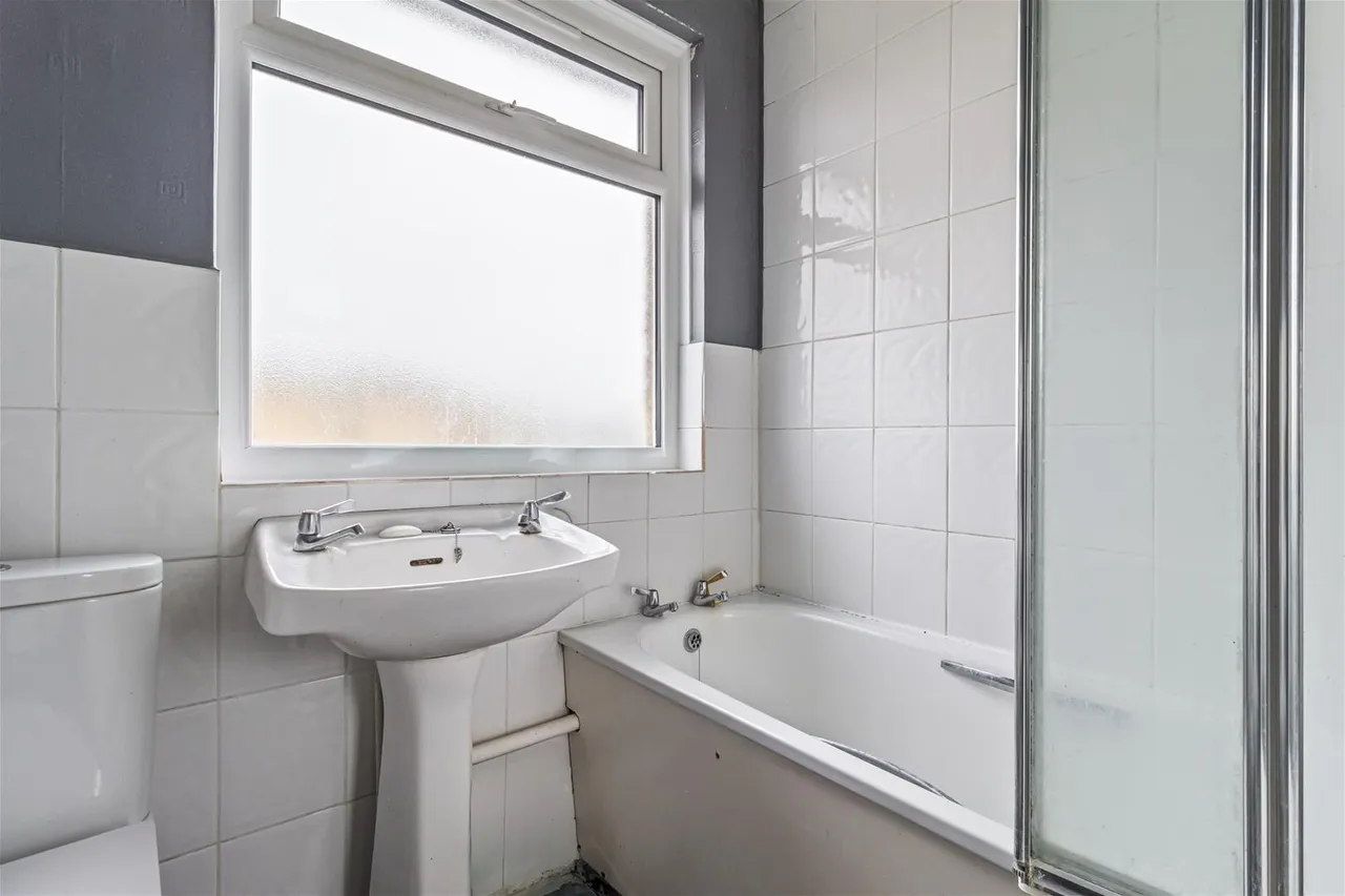 North Farm Road, Lancing, photo 12