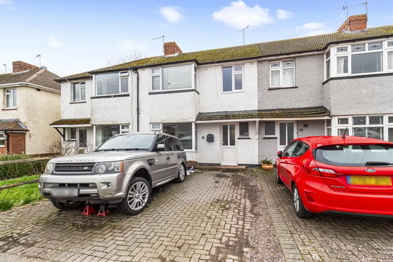 3 bed house for sale — North Farm Road, Lancing