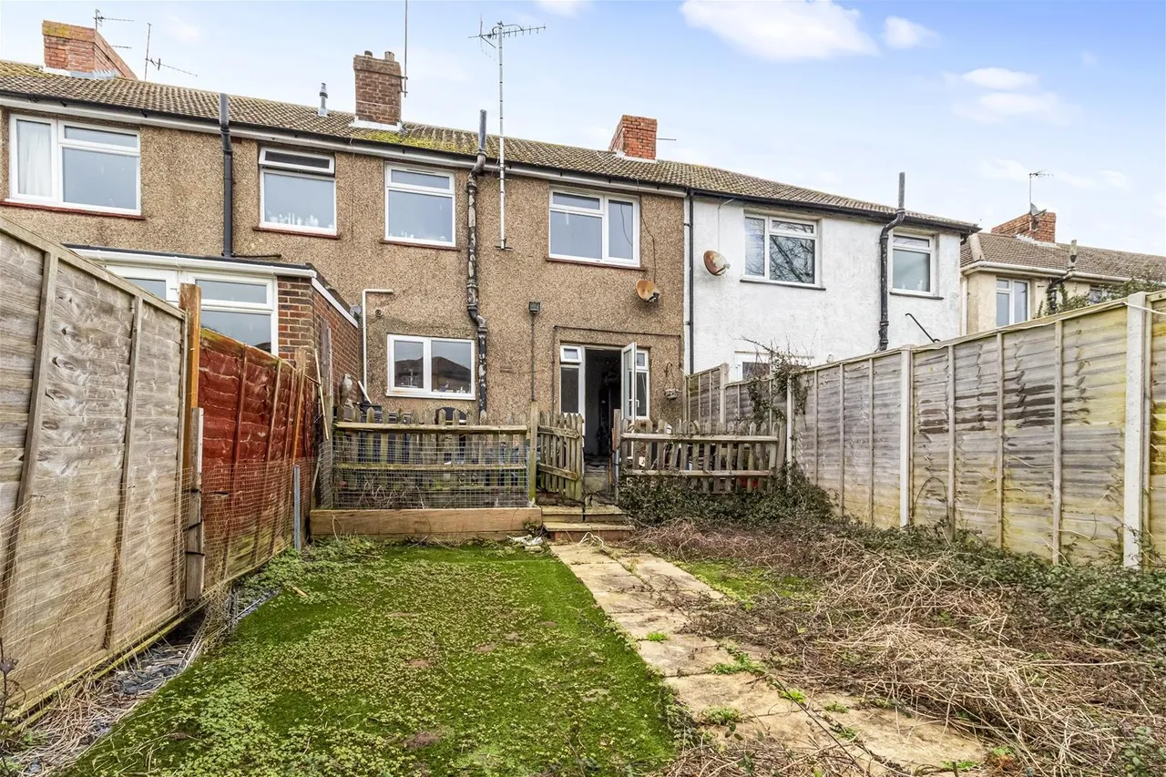 North Farm Road, Lancing, photo 9