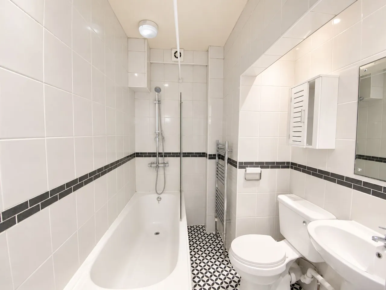 Flat 2, James House, London, 108 James Lane, E10 6HL, photo 9