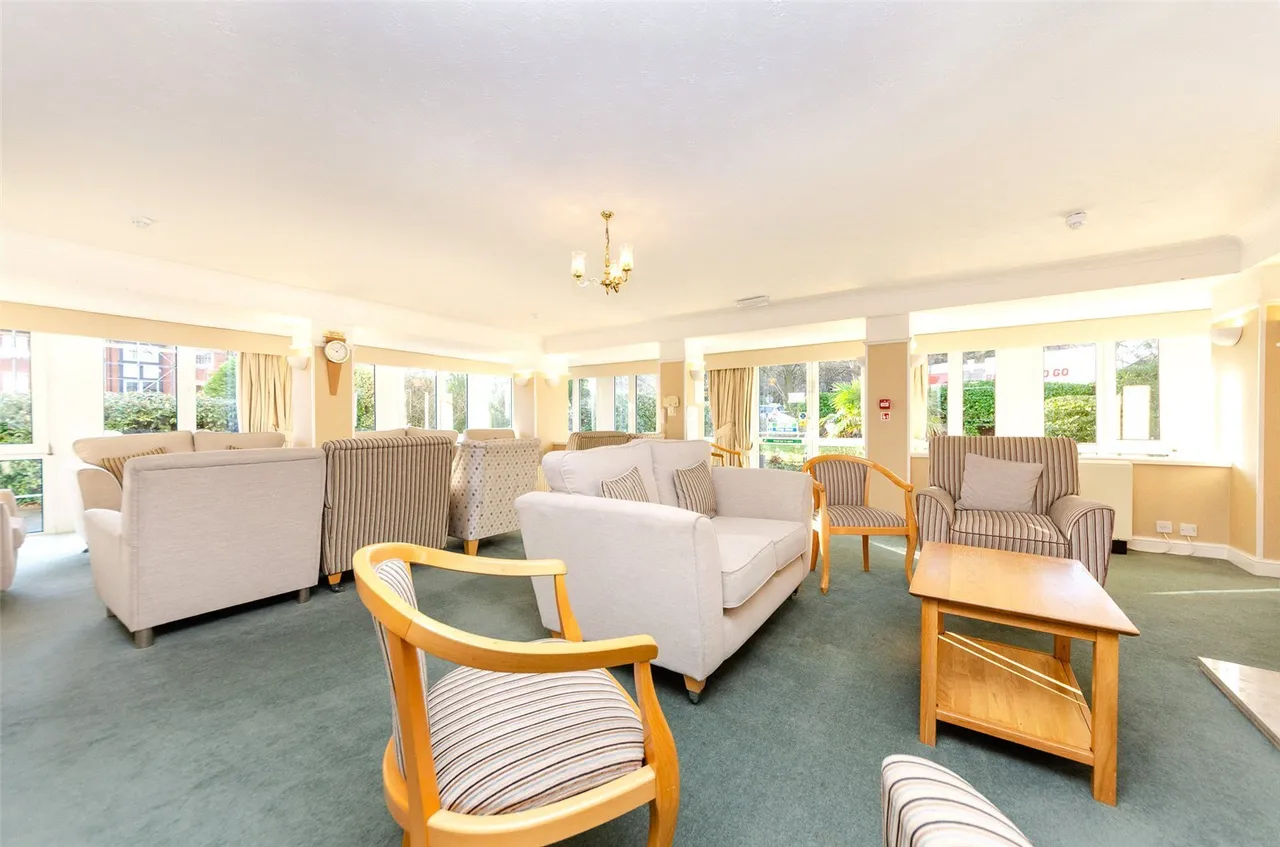 Conway Road, Colwyn Bay, LL29, photo 8