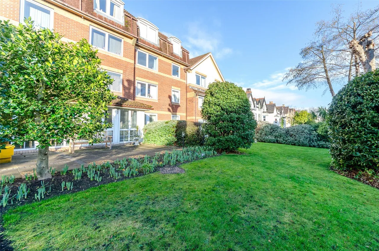 Conway Road, Colwyn Bay, LL29, photo 10