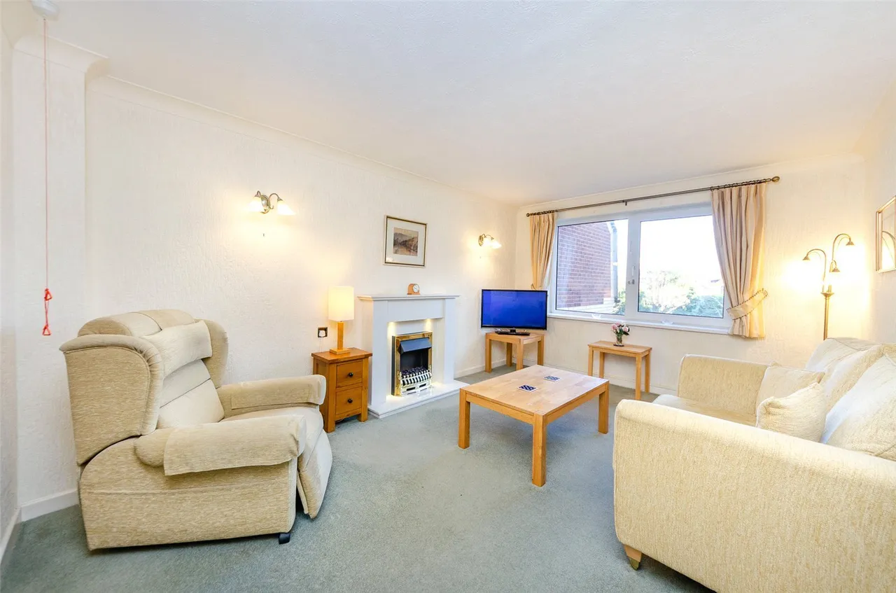 Conway Road, Colwyn Bay, LL29, photo 2