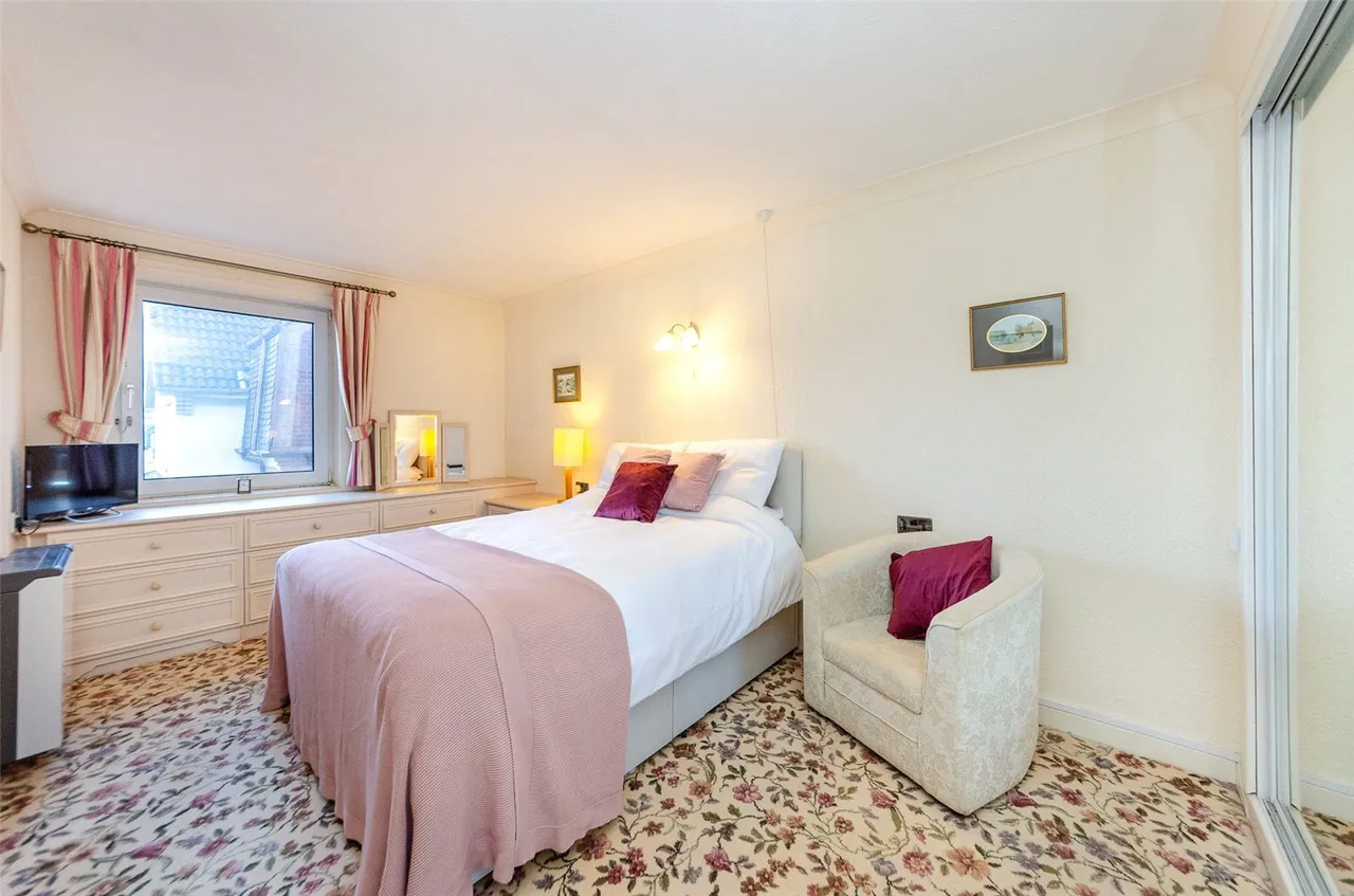 Conway Road, Colwyn Bay, LL29, photo 6