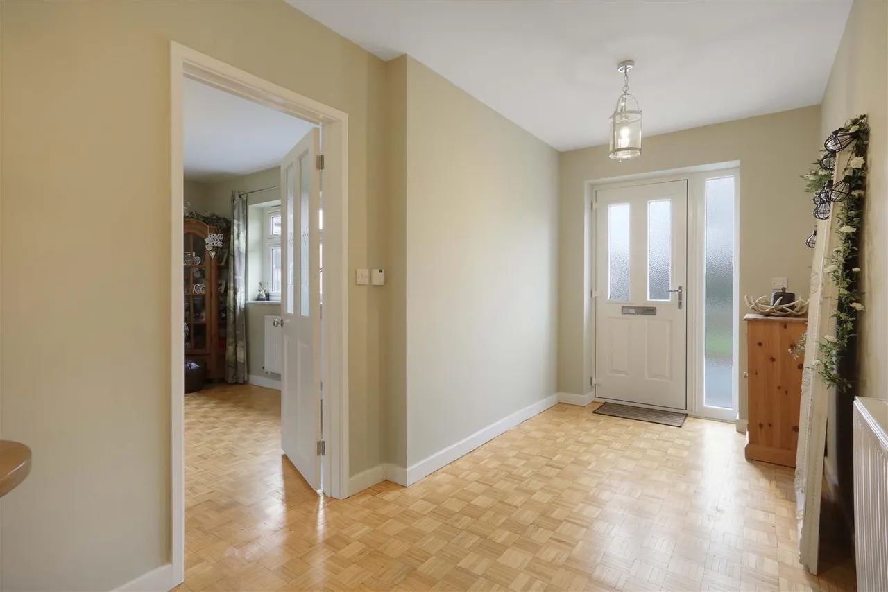Sandy Lane, Cheam, Surrey, SM2 7NU, photo 3