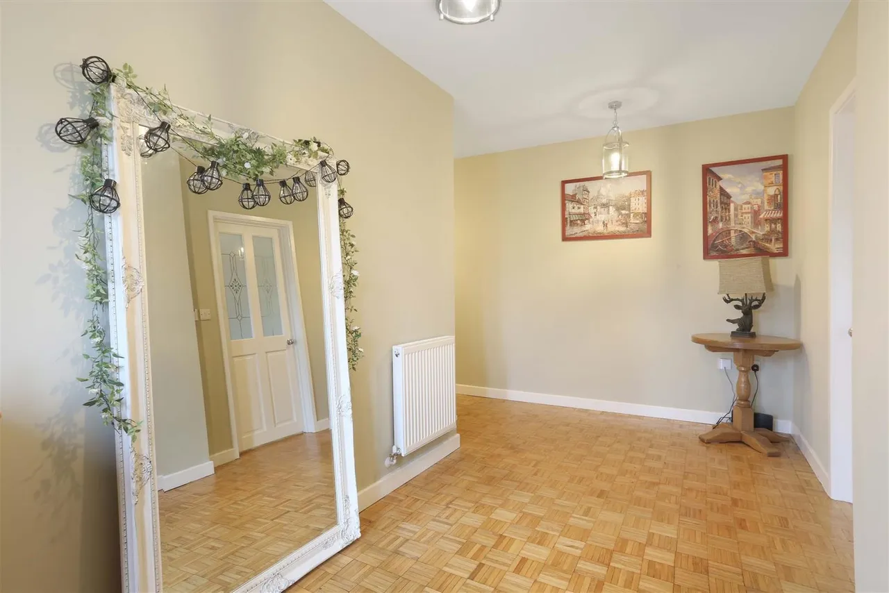 Sandy Lane, Cheam, Surrey, SM2 7NU, photo 2